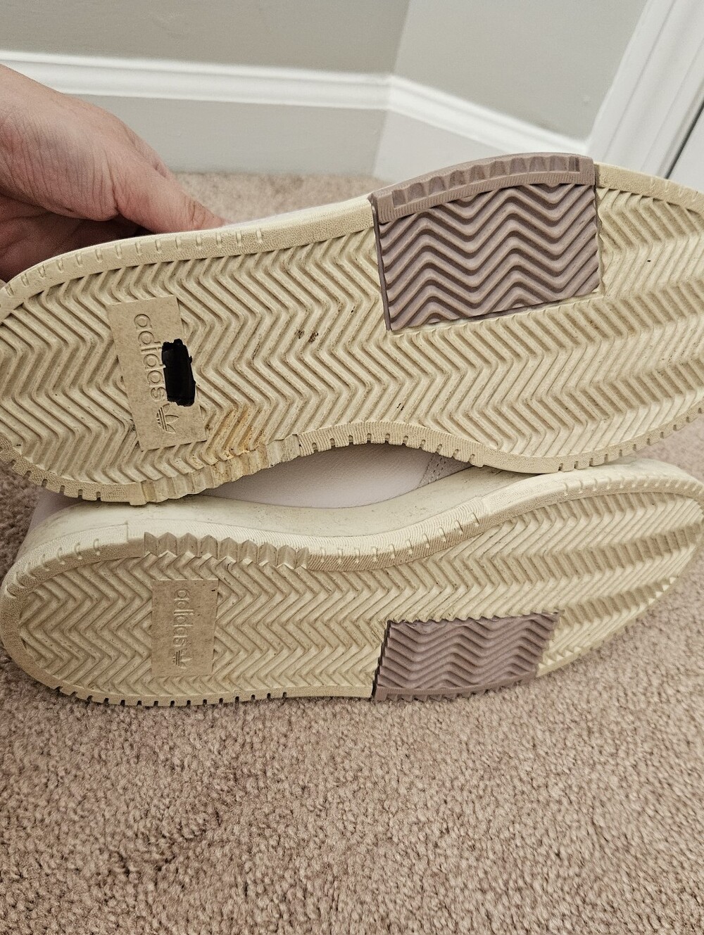 Sneakers - Picture 8 of 8